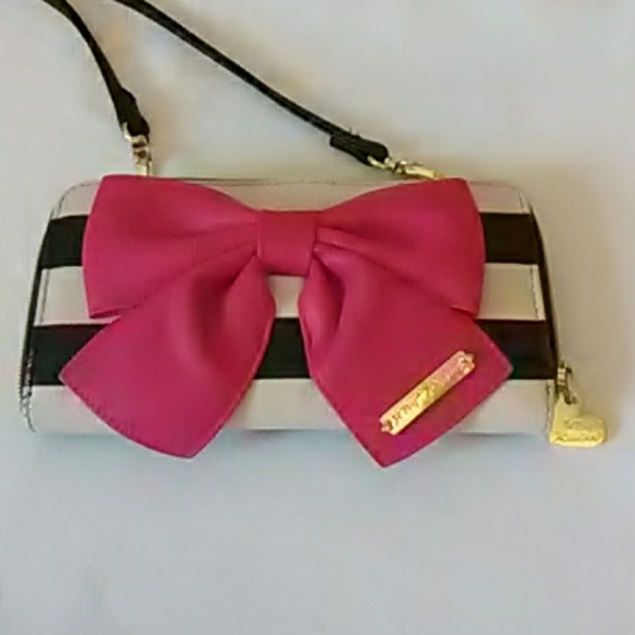 Betsey Johnson Handbags - Betsey Johnson purse